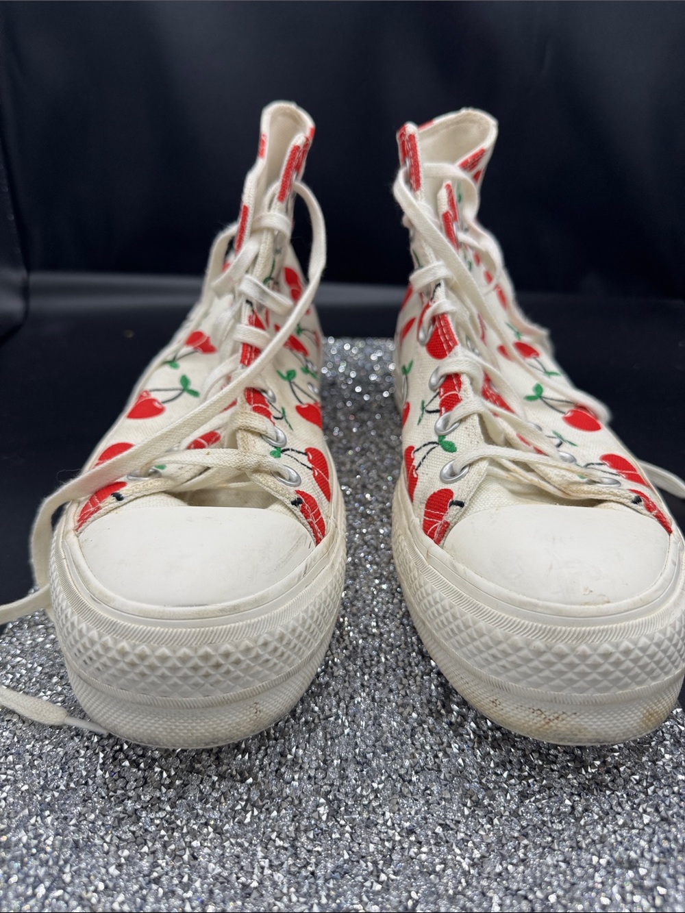 Converse 🍒 Cherry Chuck Taylor -Top Sneakers with Red Cherry - Picture 3 of 6